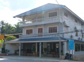 Sabaydee Guesthouse, hotel with parking in Ban Houayxay