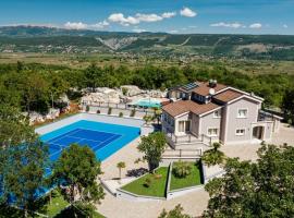 California Dream Luxury Villa near Makarska Croatia, hotel v destinácii Poljica