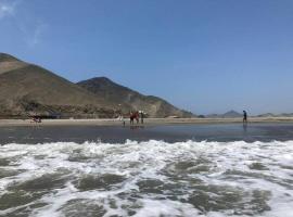 Casa en playa los Chimus / Samanco / Ancash, hotel en Tortuga