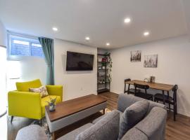 Hidden Basement Gem: Cozy Comfort & Outdoor Fun, apartment in Barrie