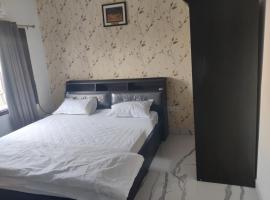 Osho home – hotel w mieście Lucknow