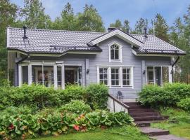 Villa Ojala, a lovely cottage with own beach, casa vacanze a Kuusamo