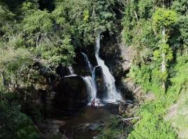 Coffee Tranquil Homestay - Private Water Falls & Premium Experience, alloggio in famiglia a Chikmagalūr