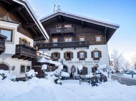 Alpen Glück Hotel Unterm Rain garni, Bed & Breakfast in Kirchberg in Tirol