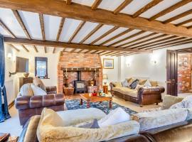 Prince Of Wales Lodge, cottage in Caston