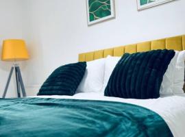 Immaculate 3-Bed House in Chatham, hotel v destinácii Chatham