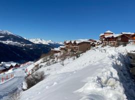 Chaleureux appartement grand panorama 2 avec piscine au pied des pistes, Hotel in Valmeinier