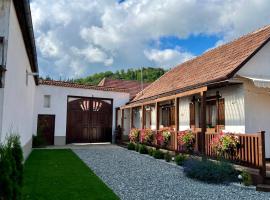 Casa Matteo - Rustic & cosy getaway in Zărnești, hotel in Zărneşti