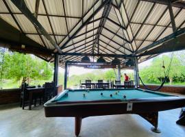 Yala Ying Yang Hostel & Camping، بيت شباب في تيساماهاراما