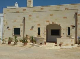 CASA VACANZE IN MASSERIA IN ATTIVITA', hotel v destinaci Serranova
