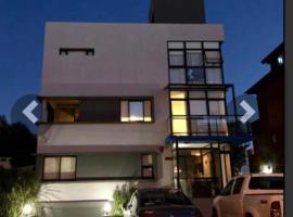 Tres Estrellas y Un Sol Departamentos, hotel in Valeria del Mar