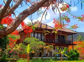 Lombok Villas, Villa PaoPao, sewaan penginapan tepi pantai di Labuhanpoh