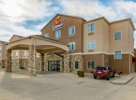 Comfort Inn & Suites near Bethel College، فندق في Newton