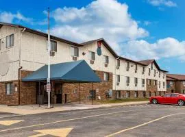 Econo Lodge Inn & Suites