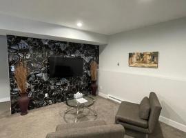 2 Bedroom Suite with Full Kitchen ( Sweet Home Rental), hotell i Revelstoke