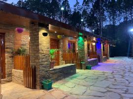 Pine View StayHome, hotel dengan parking di Pauri