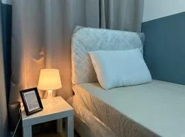 Spacious Mini Partition Room Near Emirates Mall