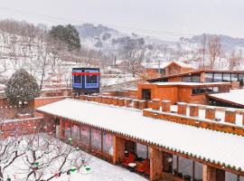 Brickyard Retreat at Mutianyu Great Wall: Huairou şehrinde bir otel