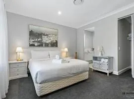 New Haven - Eiffel Tower Suite