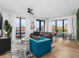 Premium Condo with Huge Patio near Vanderbilt & Downtown