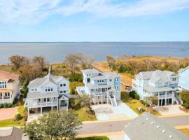 NEW Baydream Believer Private Pool and Pier, pet-friendly hotel in Corolla