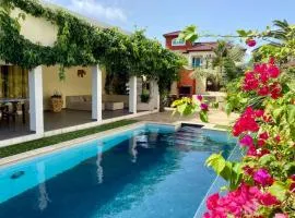 Modern 4BR Villa with Private Pool walk to Palm Beach