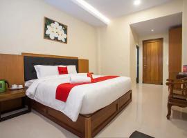 RedDoorz Premium @ Jalan Cengkeh Malang, hotel di Malang