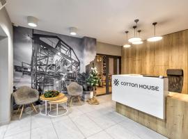 Cotton House, hotel with parking in Łódź
