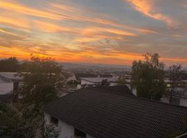 Sunset Apartment mit Rheinblick in Urbar, hotel with parking in Urbar-Mayen-Koblenz