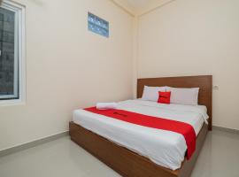 RedDoorz Syariah near Batu Night Spectacular, hotel in Malang