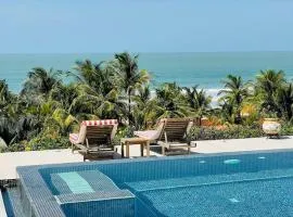 Villa de luxe avec accès direct à la piscine et à la plage