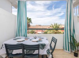 Floral Home - Large Private Terrace with Pool, hôtel à San Bartolomé