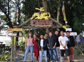 Pemsee's Tree Town, hotel in Sauraha