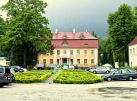 Pałac Wiechlice - Hotel, Restaurant, SPA, hotel v destinaci Szprotawa