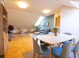 Atuaire Home La Merced en el centro histórico de Burgos PARKING INCLUIDO