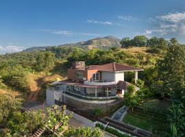 SaffronStays Kaleidoscope, 4BR heated pool villa in Mulshi, hotel in Mulshi