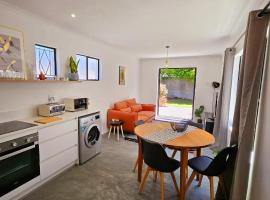 Private 2 Bed Guest Suite with Garden, self catering accommodation in Cape Town