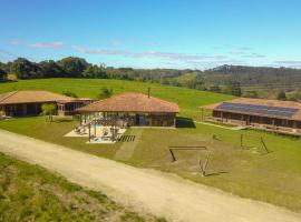 Fazenda com Piscina Termica, pet-friendly hotel in Palmeira