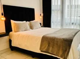 Industrial CHIC Apartment 113 - Luxury City Escape, Washing Machine & Fast WiFi