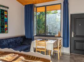 Art Rooms Garni (Blue Edition), cabana o cottage a Garni