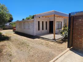 Cabaña Familiar 3 dormitorios 1 baño gran espacio para compartir, casa en El Quisco