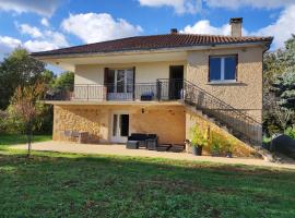 Appartement T2 cosy, hotel v destinaci Gourdon-en-quercy