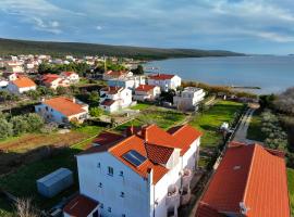 Beachfront apartments Jermen, apartamento em Sukošan