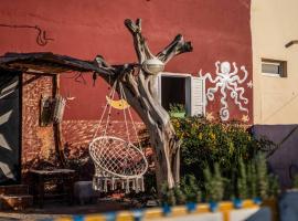 Ayour Hostel, hotel v destinaci Sidi Kaouki