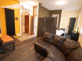 La Casa di Hank - il Centro Storico e l Autodromo, ξενοδοχείο στην Ίμολα