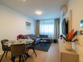 Flexible SelfCheckIns 63 - Zagreb - Loggia - Brand New