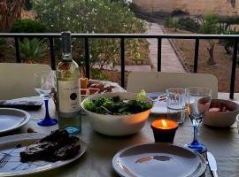 Apartamento T2 Praia de Centeanes, hotel em Carvoeiro