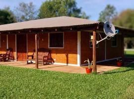 Cabaña Iberá, hotel in Colonia Carlos Pellegrini