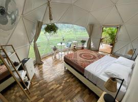 La Comarca River Glamping Dome near Manuel Antonio、マヌエル・アントニオのグランピング施設