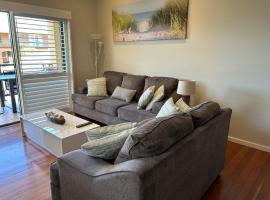 Starfish Lodge, 2-1a Messines St - pet friendly, air con and Wi-Fi, hotel di Shoal Bay